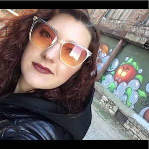 Meet your Posher, Alexis